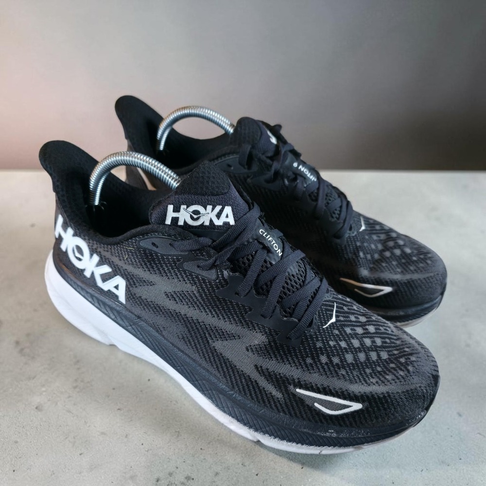 Hoka One One Clifton 9 Mens Size 10.5 D Black Athletic Running Shoes Sneakers